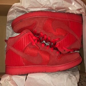 NIKE DUNK CMFT PRM SIZE 7.5